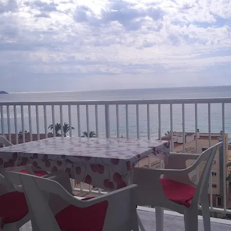 Vistas A 50 M Playa Апартаменты *